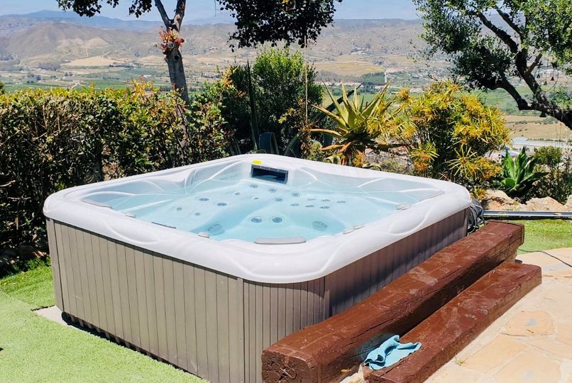 This Wellis Saturn hot tub was delivered to a Spanish