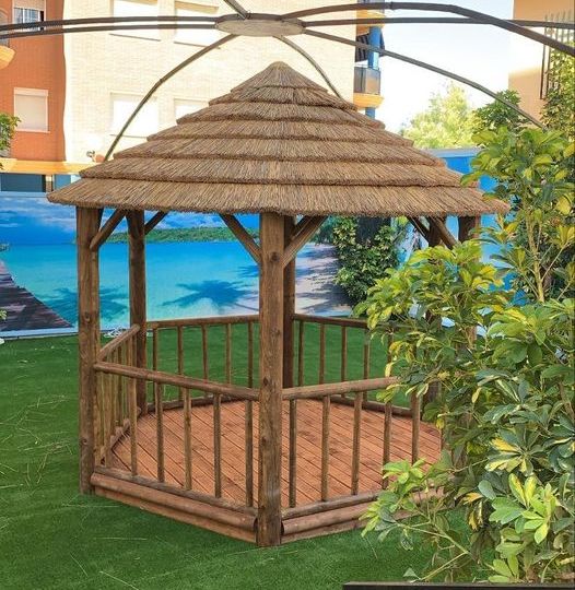 This Shona gazebo with extra floor and balustrade has just