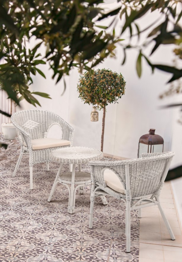 Alliss bistro set... perfect for creating a dining space within a smaller section of your garden. If your outdoor space ... » Outdoor Furniture Fuengirola, Costa Del Sol, Spain