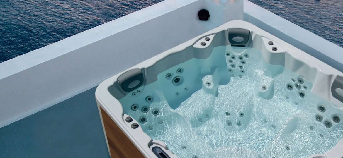 Aquavia Velvet Spa is a 5-person hot tub designed to