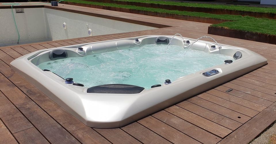 Thinking about buying a spa?
 We have over 40 spas on display and always carry around 150 spas in stock.
 Contact us now... » Outdoor Furniture Fuengirola, Costa Del Sol, Spain