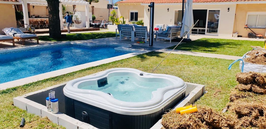 This cozy Cuatro spa was delivered to a French family in Mijas Costa. 
 Order your own hot tub now!
 www.FavellsHomeAndL... » Outdoor Furniture Fuengirola, Costa Del Sol, Spain