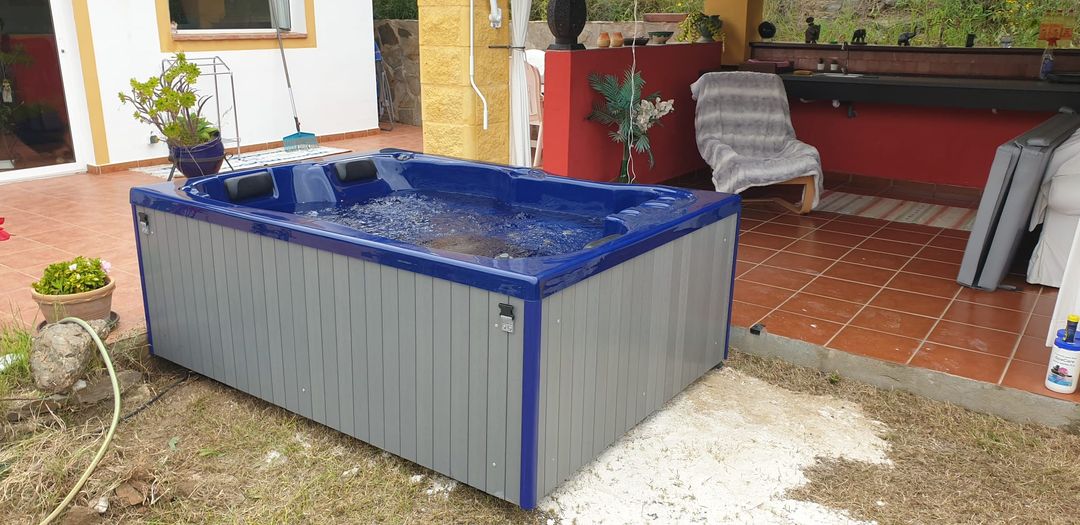 This elegant Aquarm spa was delivered to a happy client in Mijas.  Este Aquarm spa estaba instalado para una familia en ... » Outdoor Furniture Fuengirola, Costa Del Sol, Spain