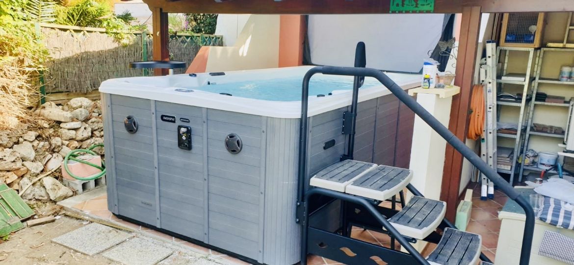 This beautiful Endure Swimspa was delivered and installed for a