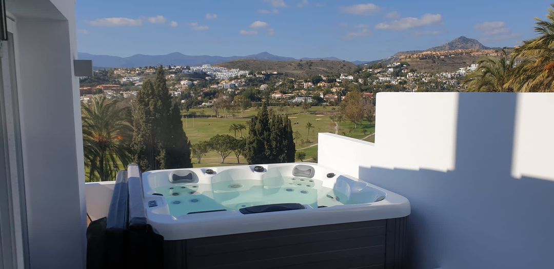 The beautiful Luna spa was delivered to a family on
