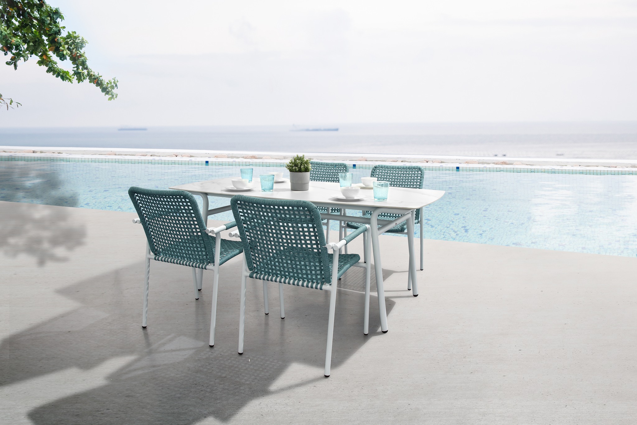 Look at this elegant Pioneer 3.0 blue dining set  Currently in stock. For more information click on the link below: 


 » Outdoor Furniture Fuengirola, Costa Del Sol, Spain