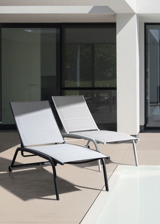 Cleopas sun lounger available with a white or anthracite frame.

 » Outdoor Furniture Fuengirola, Costa Del Sol, Spain
