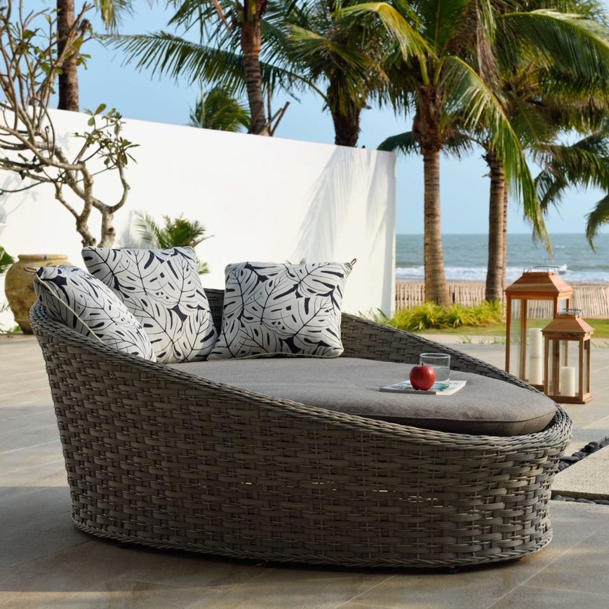 Lifestyle Garden´s Mili Daybed has an aluminium frame and handwoven petan mixed weave, in speckled white.
 Available in ... » Outdoor Furniture Fuengirola, Costa Del Sol, Spain