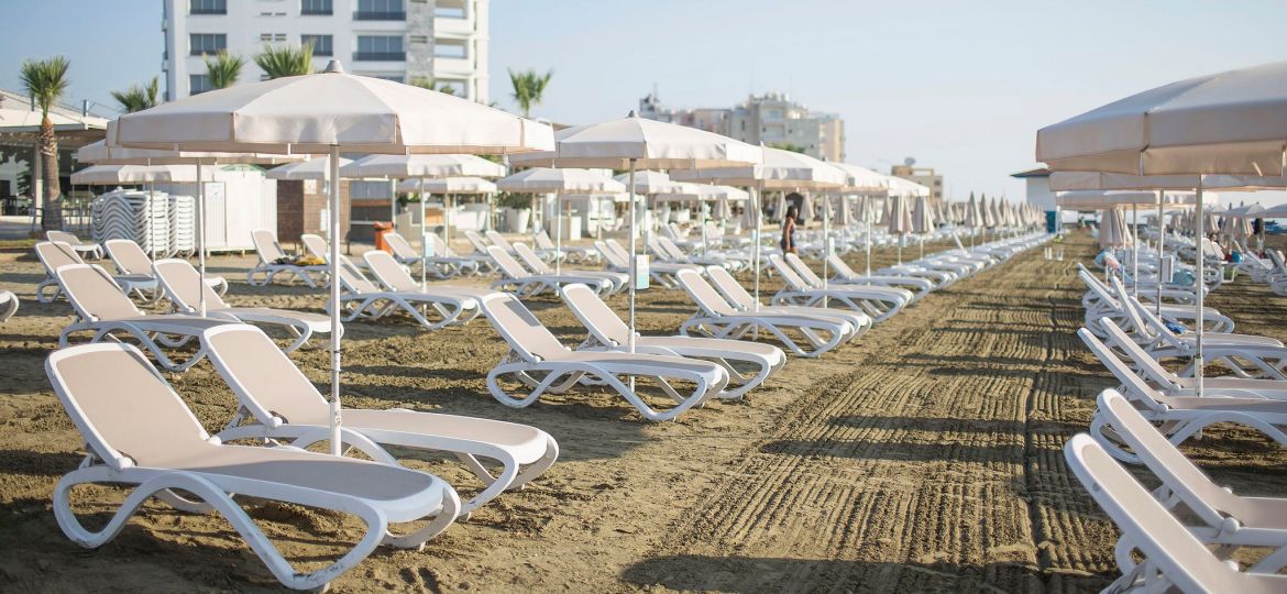 Nardi sun loungers are comfortable, incredibly durable and easy to