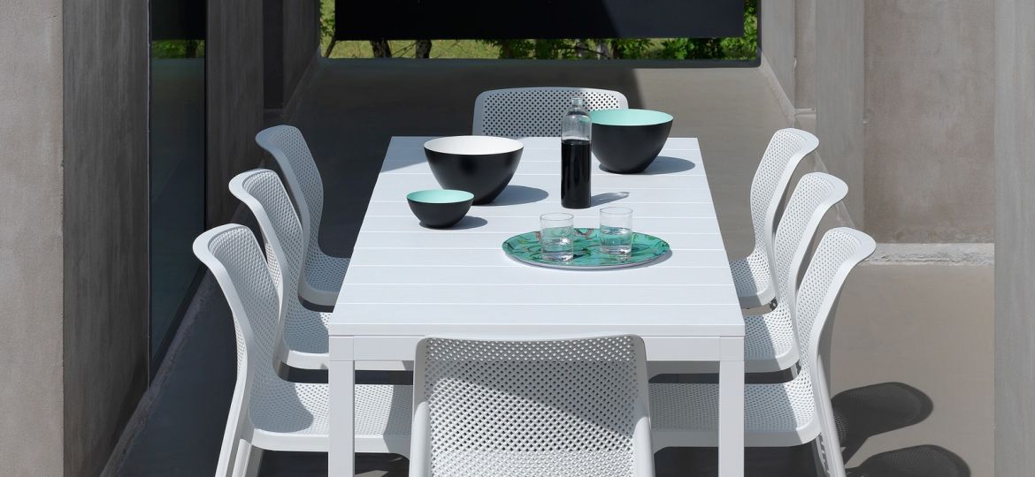 The Nardi Rio Extendible Table UV-treated, mass-coloured DurelTop slatted tabletop