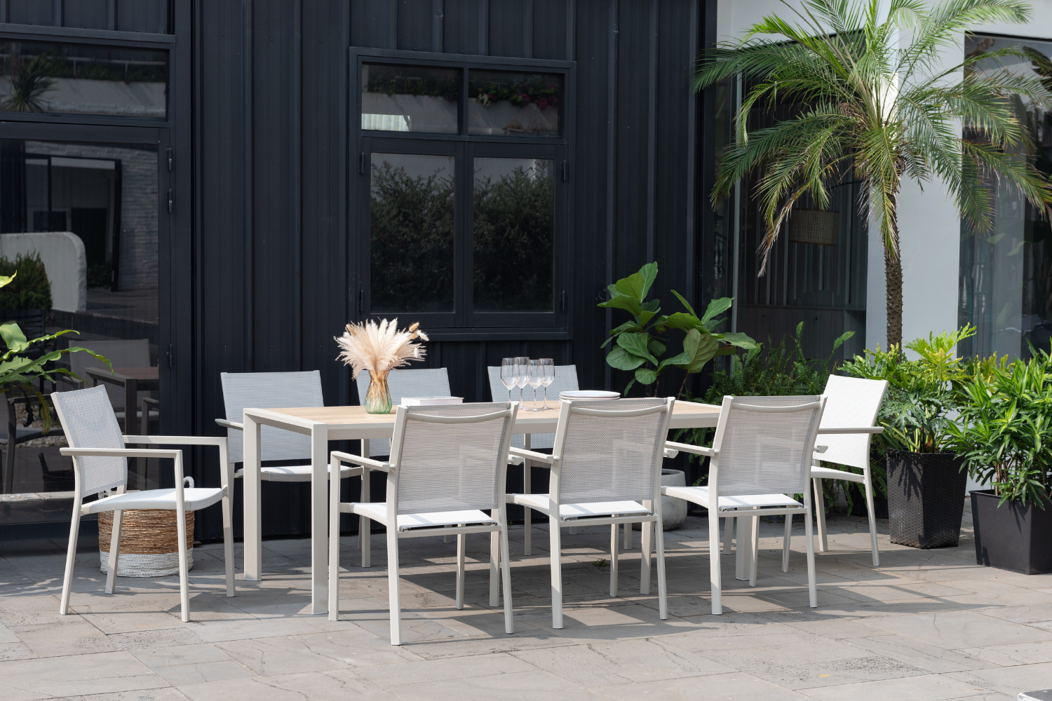 Urbanite 8-seater Outdoor Dining Table Set